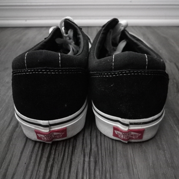 SOLD ~ Vans Ward 10.5 mens - Picture 2 of 8